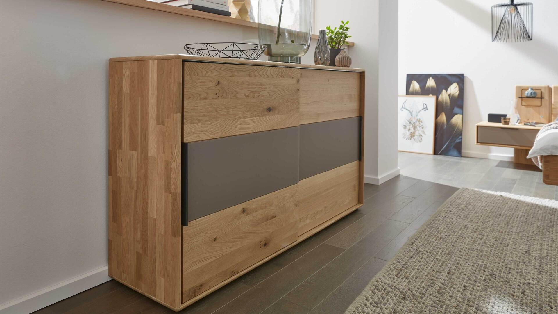 Interliving Schlafzimmer Serie 1015 – Schiebetürenkommode