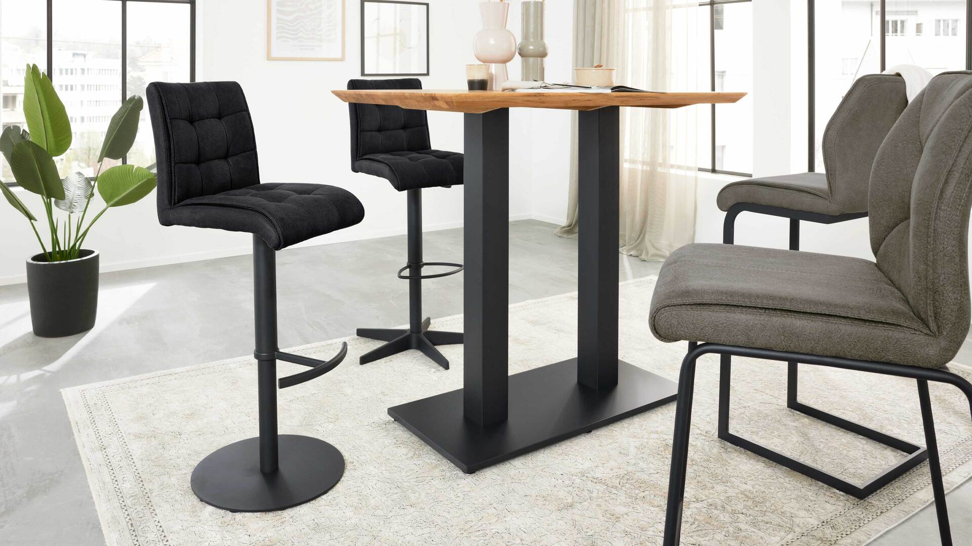 Interliving Esszimmer Serie 5104 – Barstuhl mit Drehfunktion