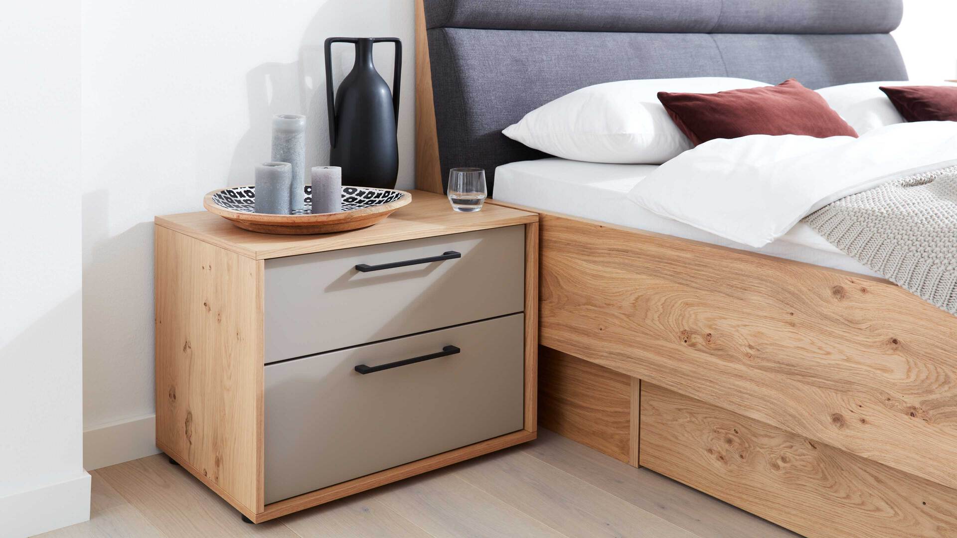 Interliving Schlafzimmer Serie 1023 – Nachtkommode