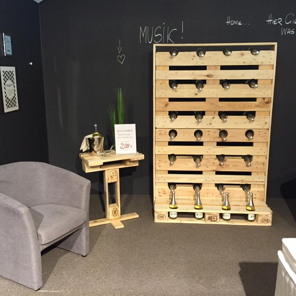 Weinregal aus Holzpaletten