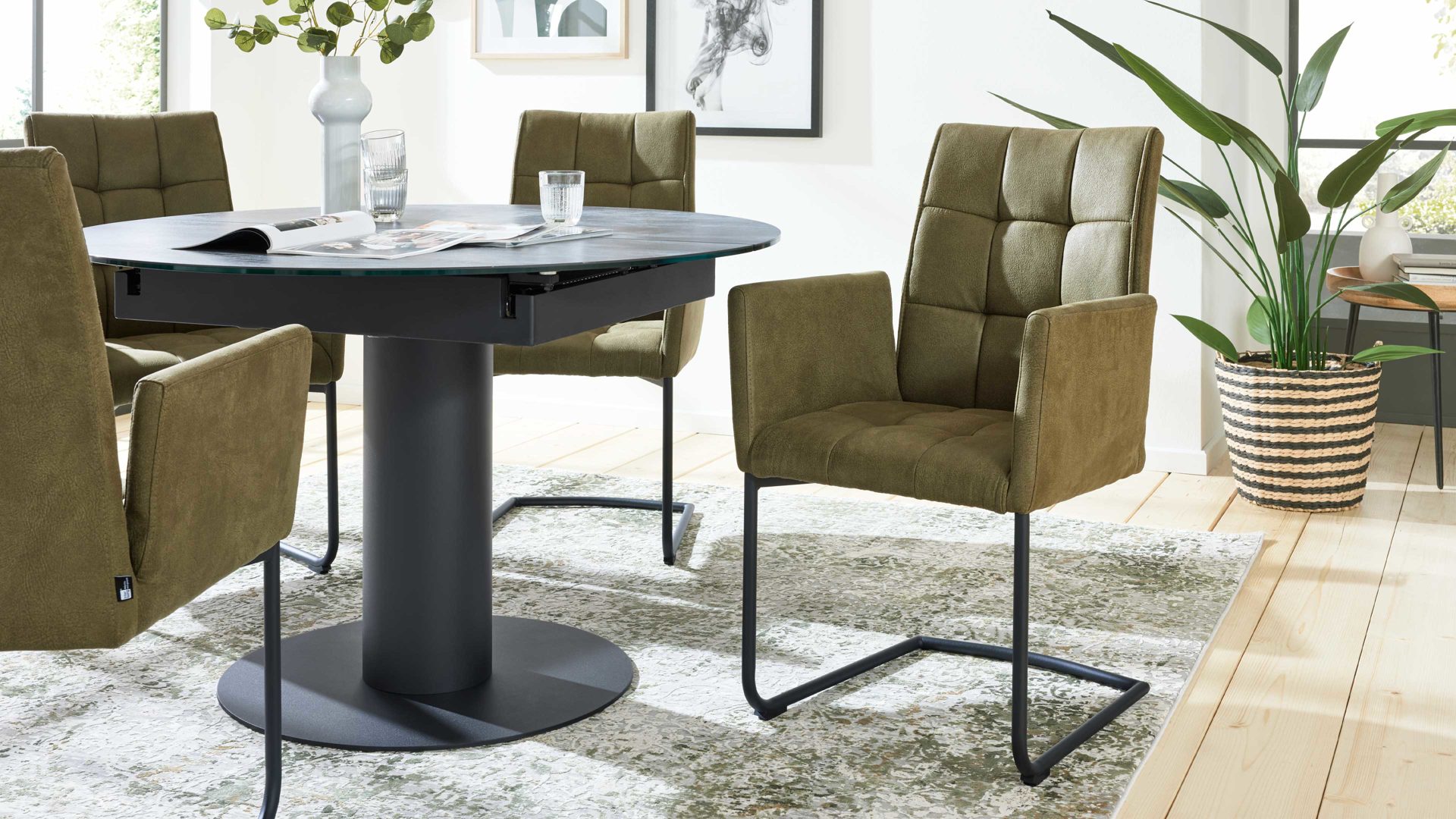 Interliving Esszimmer Serie 5104 – Armlehn-Schwingstuhl