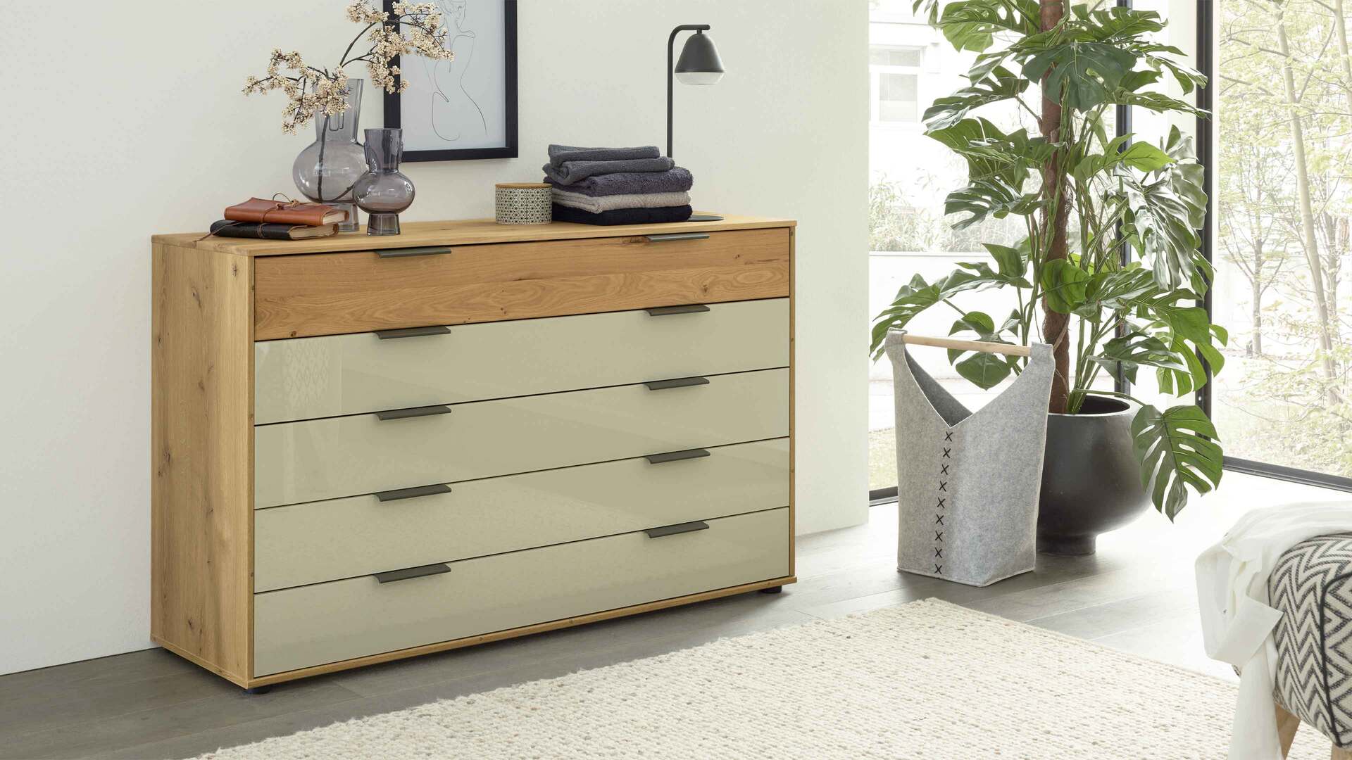 Interliving Schlafzimmer Serie 1027 – Schubladenkommode