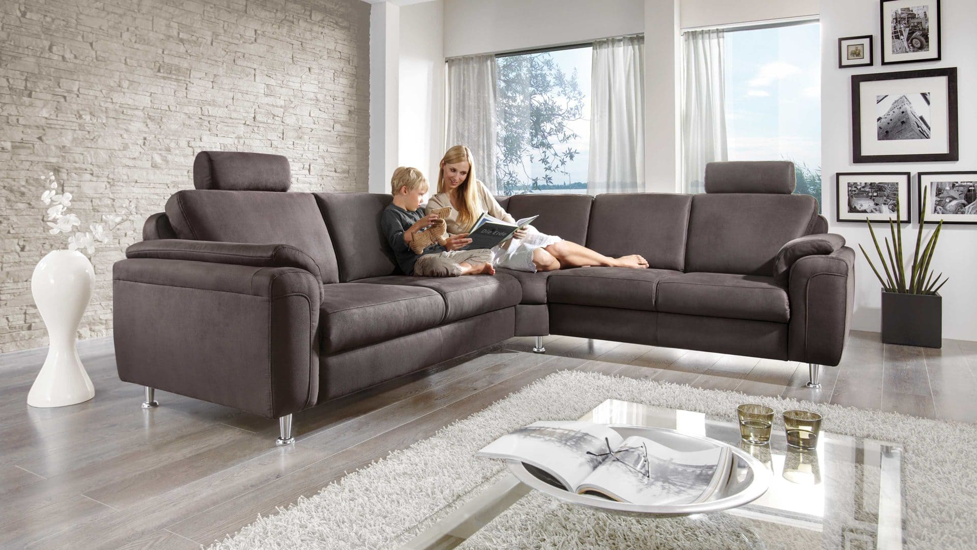Ecksofa aus Stoff in Braun