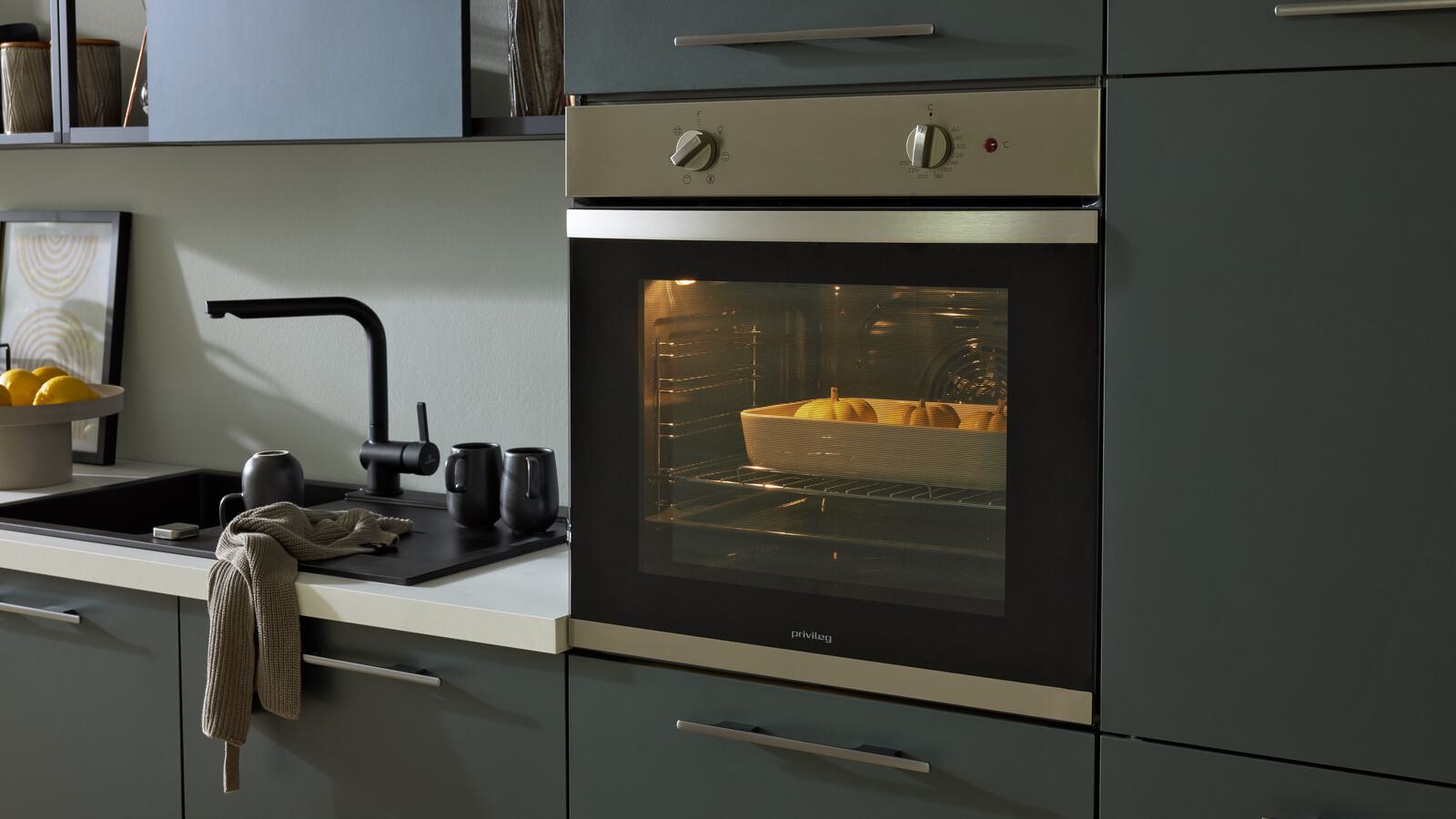Interliving Küche Serie 3059 mit privileg Einbaugeräten