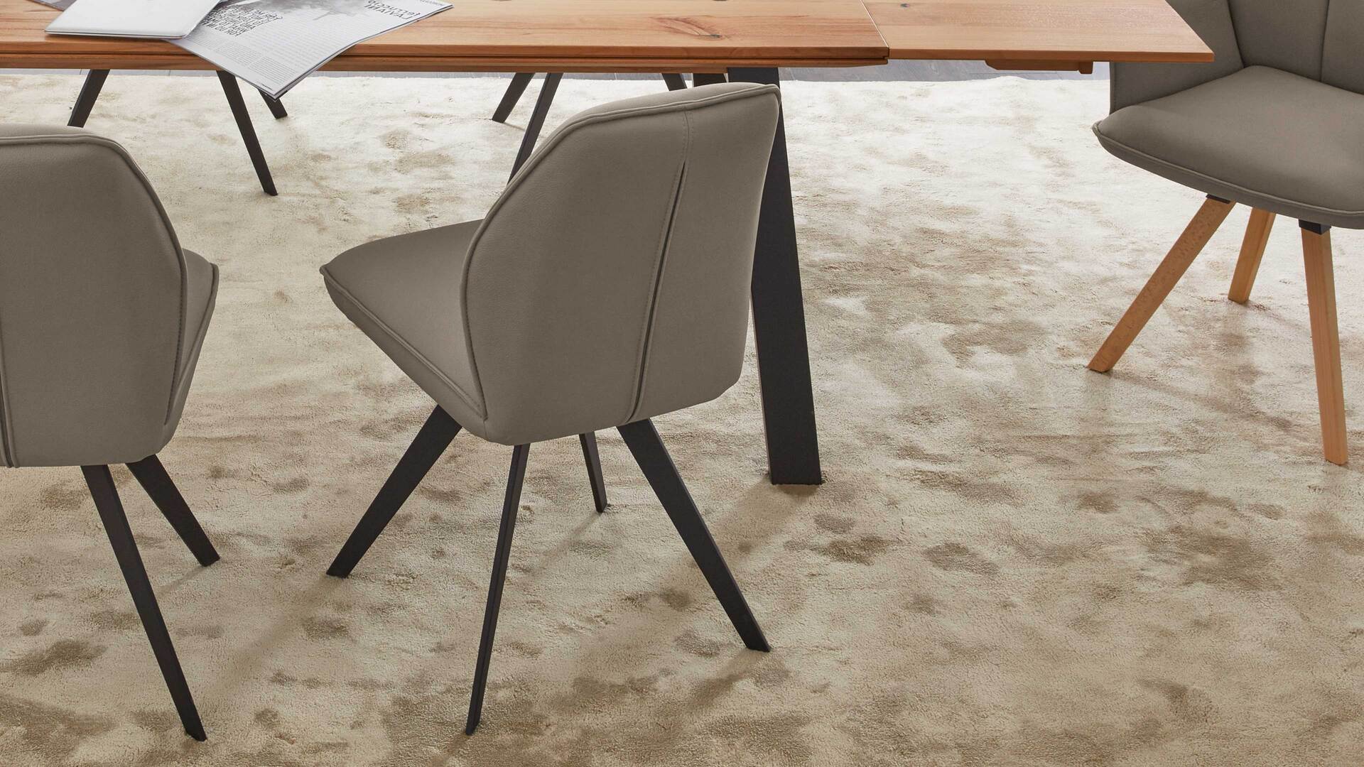 Interliving Esszimmer Serie 5102 – Polsterstuhl mit Drehfunktion