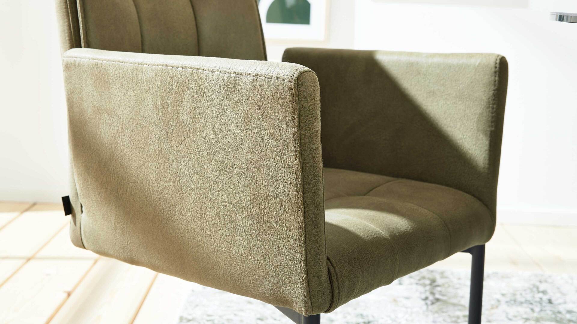 Interliving Esszimmer Serie 5104 – Armlehn-Schwingstuhl