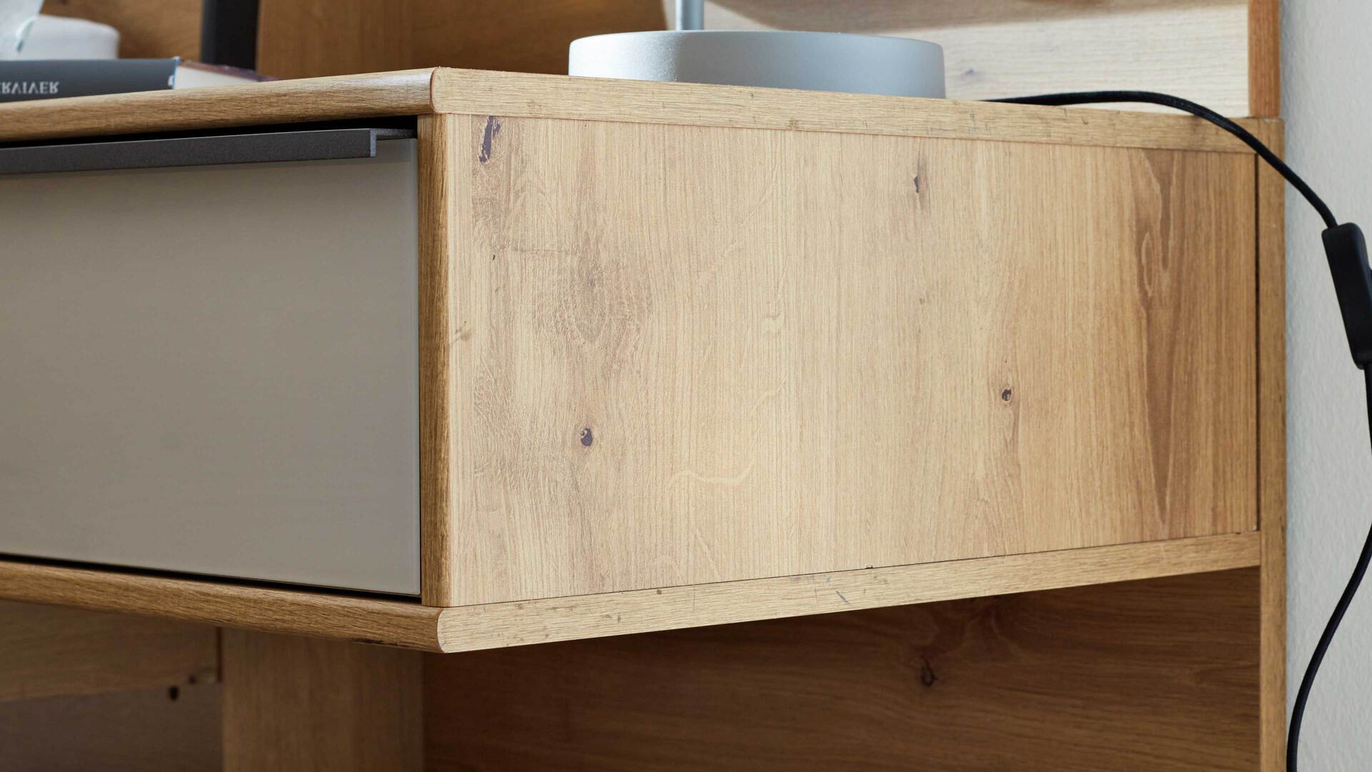 Interliving Kleiderschrank Serie 1205 – Nachtkonsole