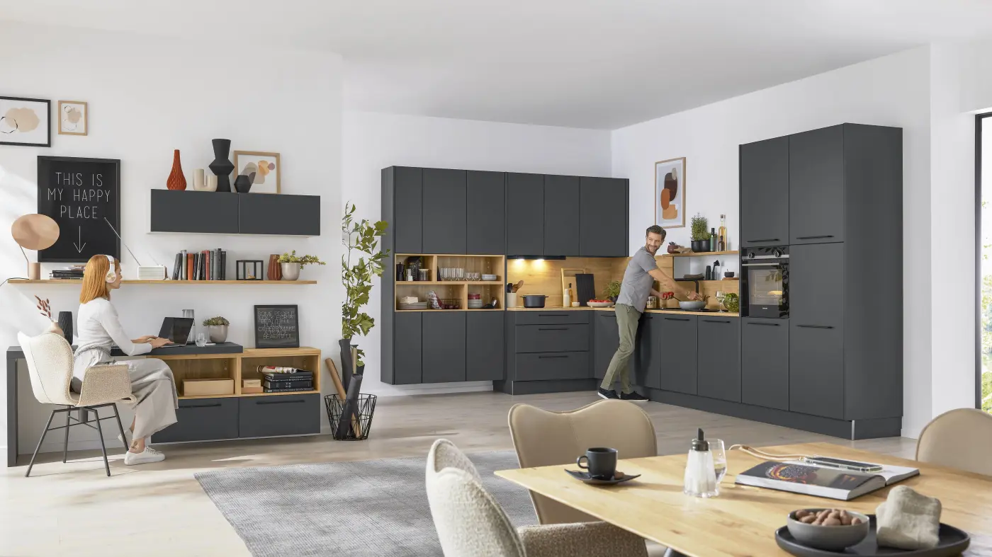 Interliving Küche Serie 3070 mit SIEMENS-Einbauger