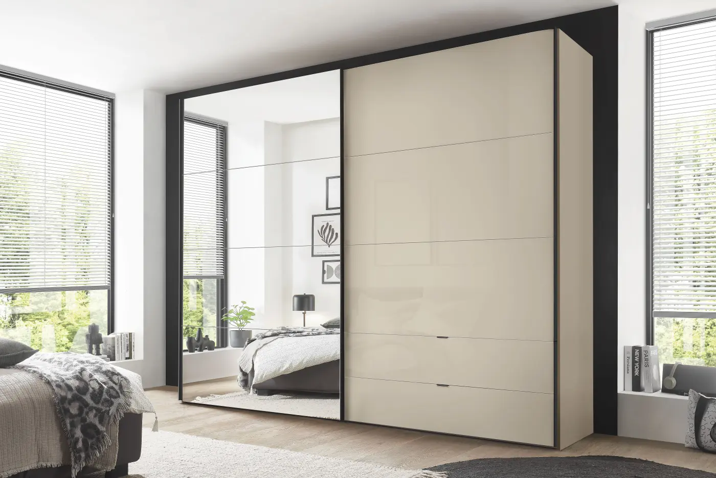 Schwebetürenschrank