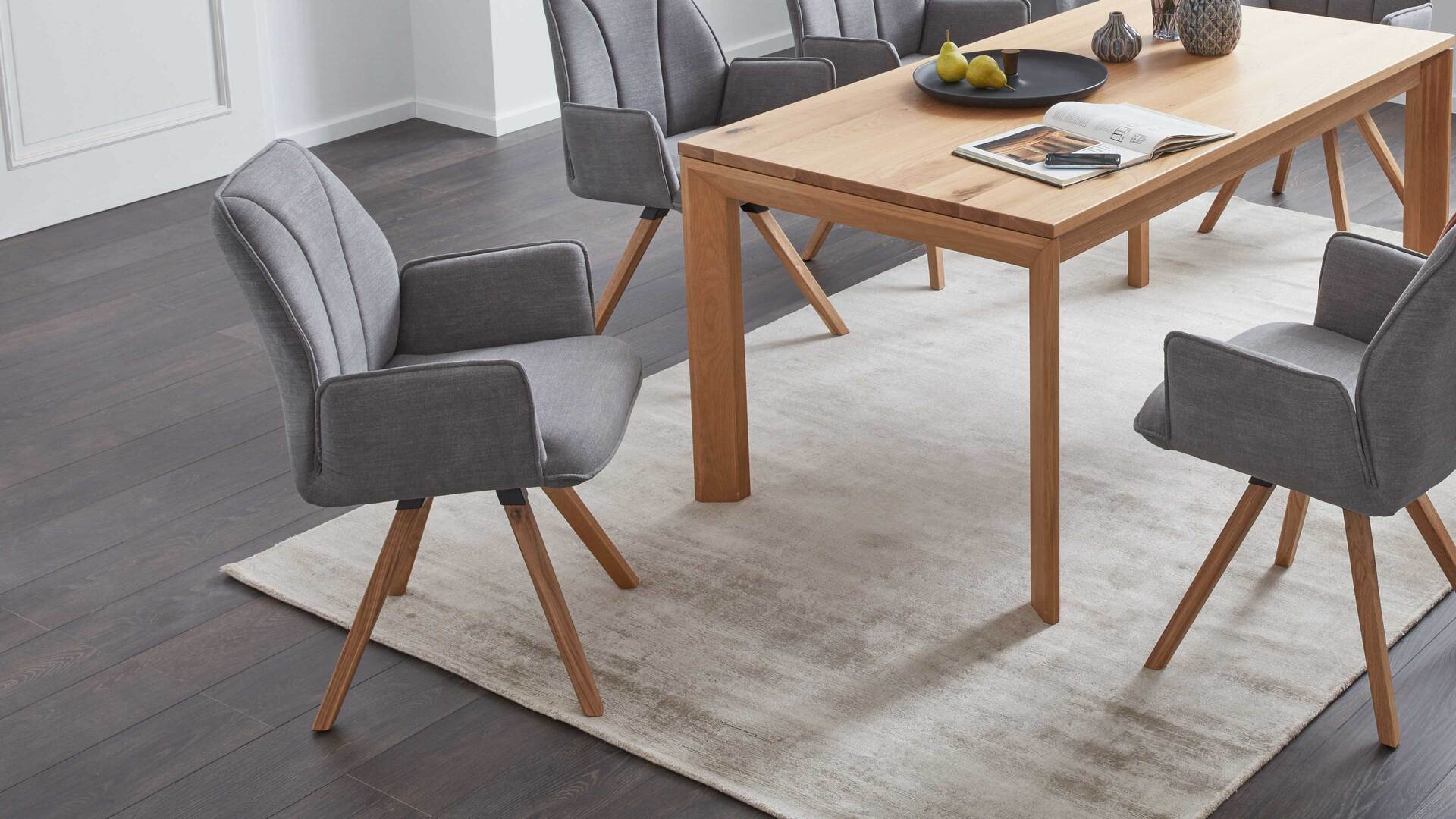 Interliving Esszimmer Serie 5102 – Armlehn-Polsterstuhl