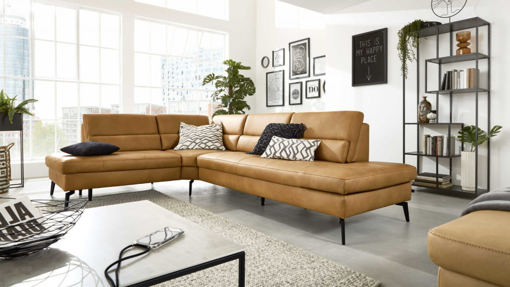 Orangenes Sofa in Lederoptik
