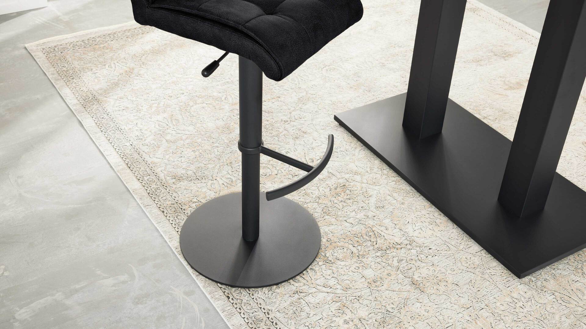 Interliving Esszimmer Serie 5104 – Barstuhl mit Drehfunktion