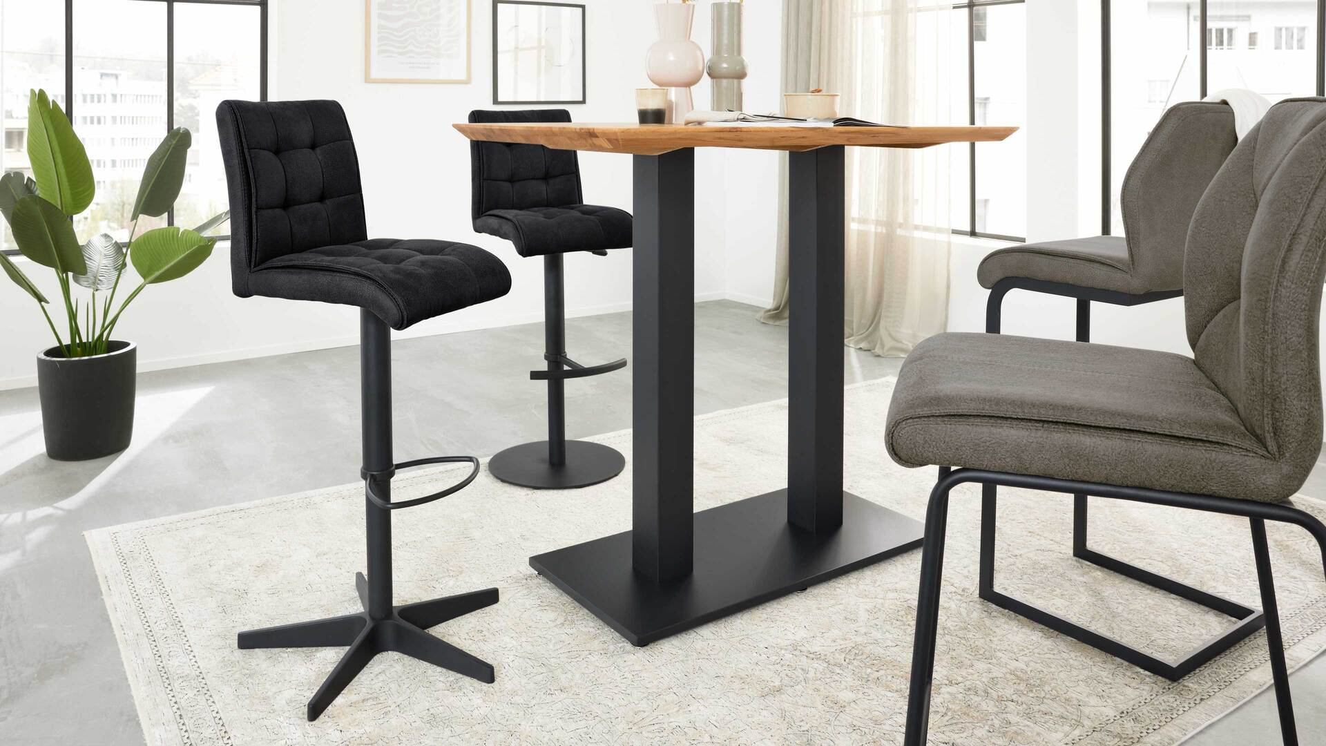 Interliving Esszimmer Serie 5104 – Barstuhl mit Drehfunktion