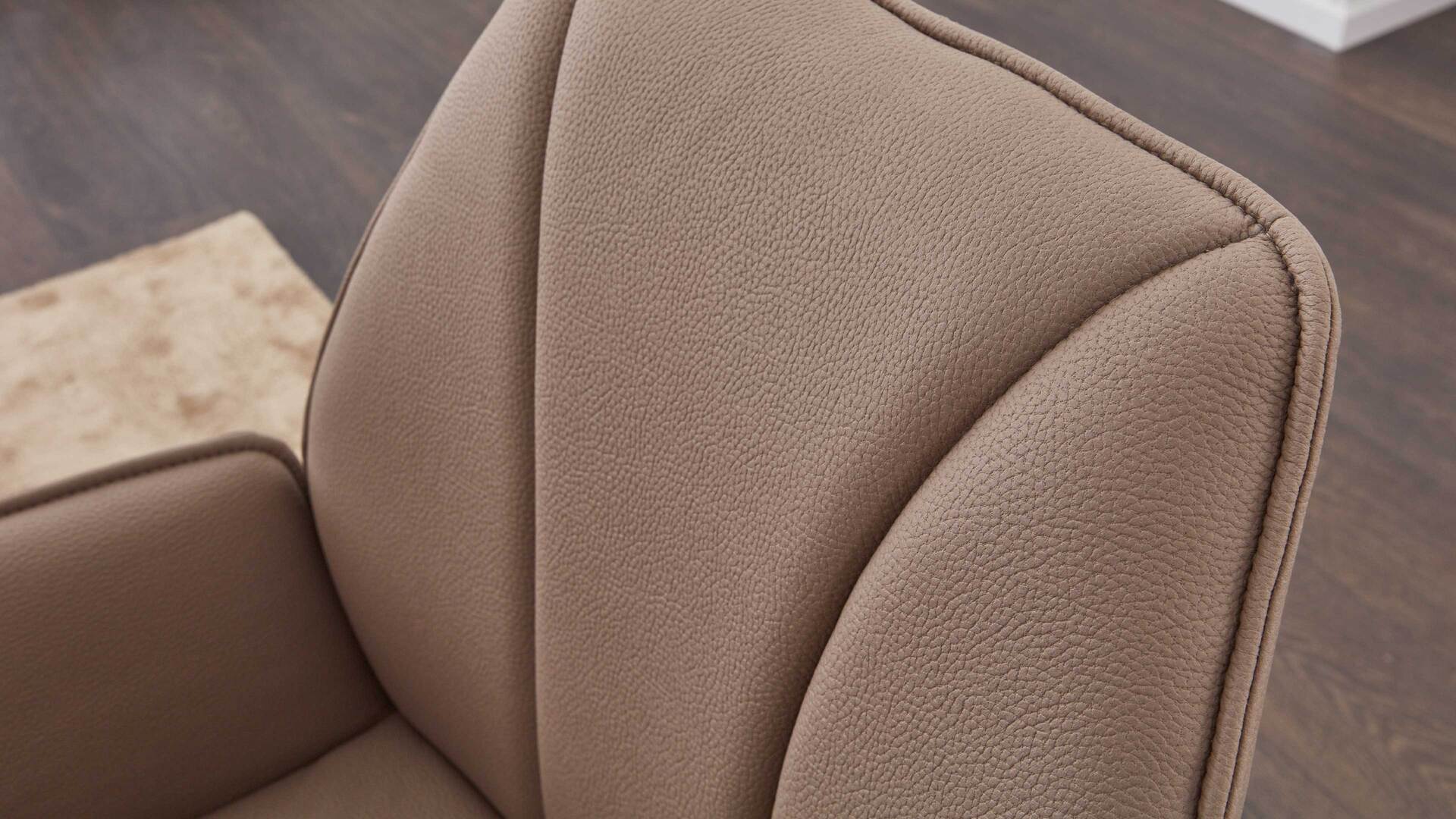 Interliving Esszimmer Serie 5102 – Armlehn-Polsterstuhl mit Drehfunktion