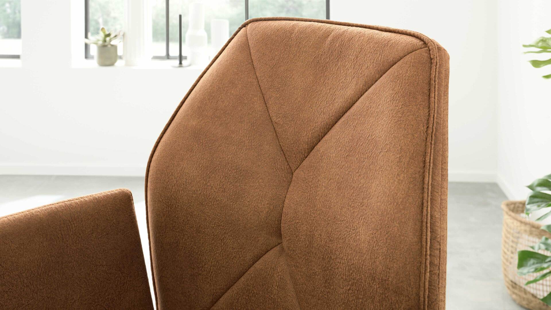 Interliving Esszimmer Serie 5104 – Armlehnstuhl mit Drehfunktion
