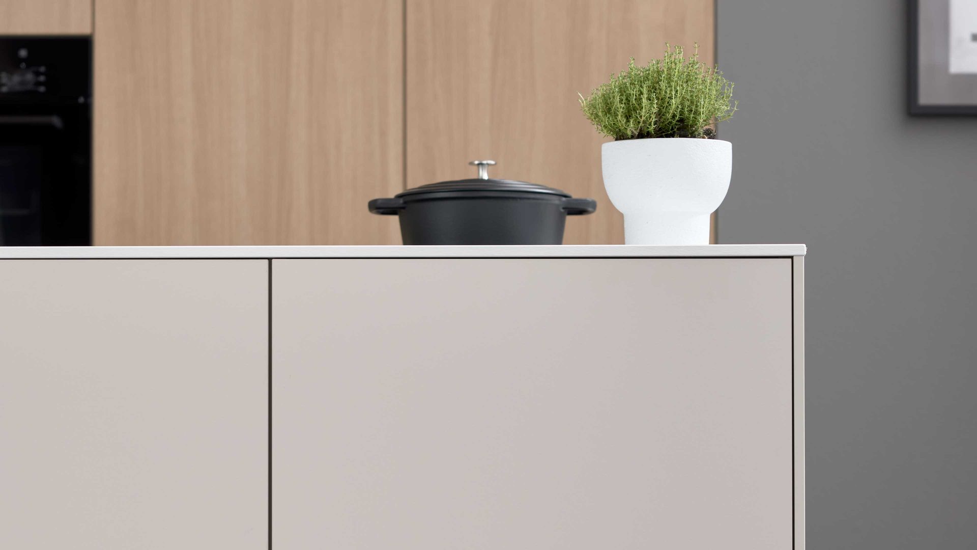 Interliving Küche Serie 3085 mit SIEMENS Einbauger