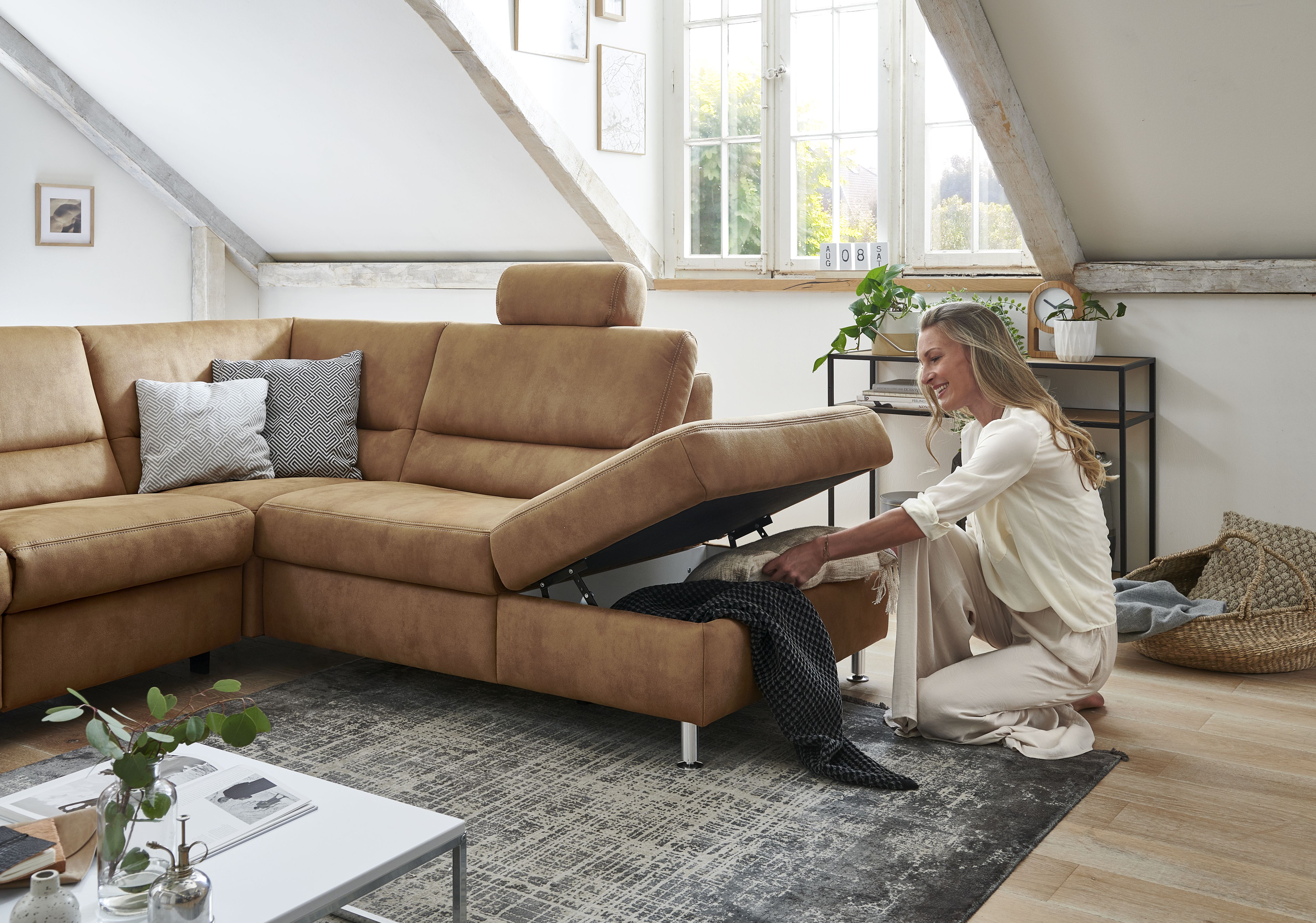 Polsterecke auch seitenverkehrt lieferbar