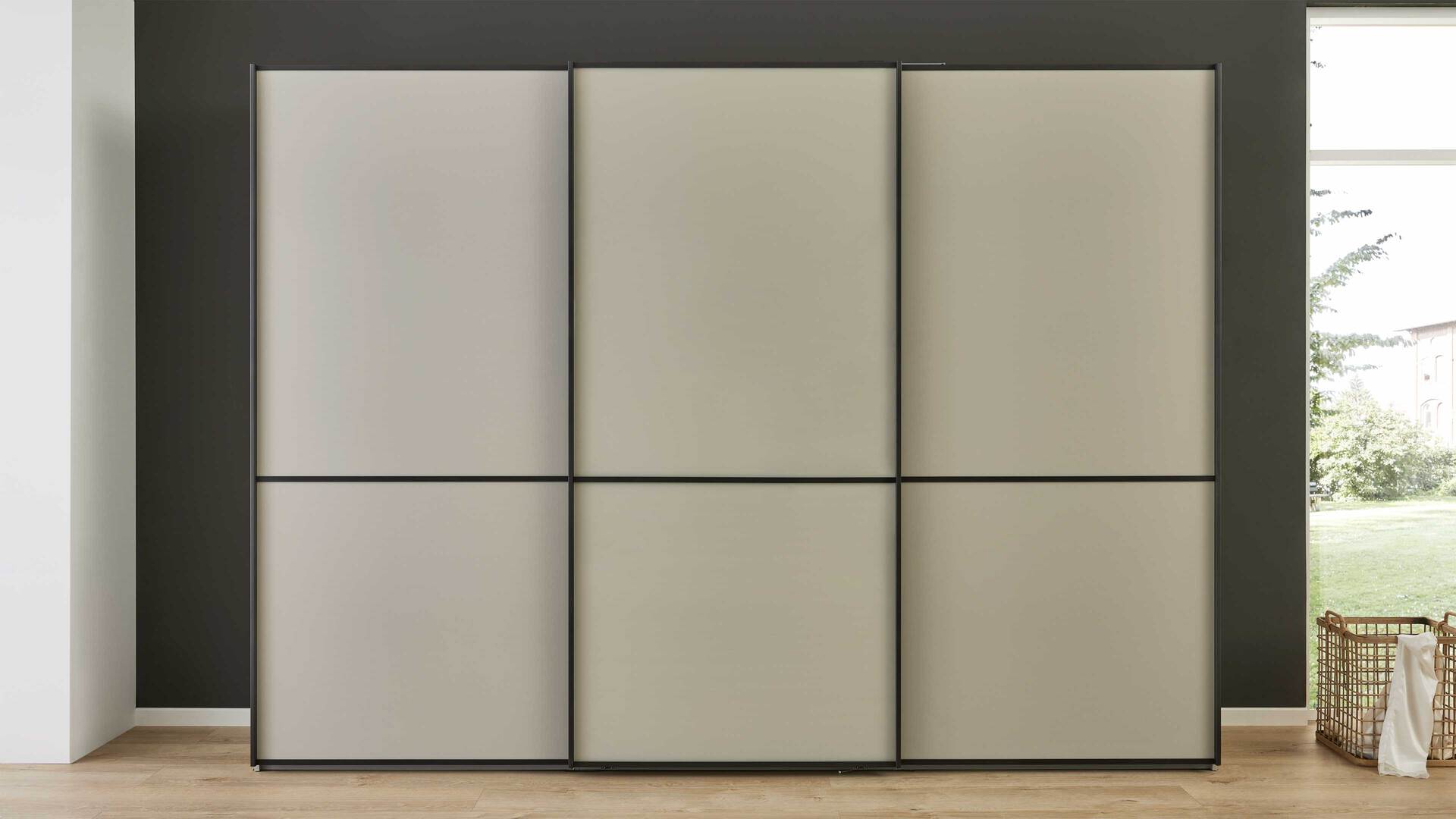 Interliving Kleiderschrank Serie 1205 – Schwebetürenschrank