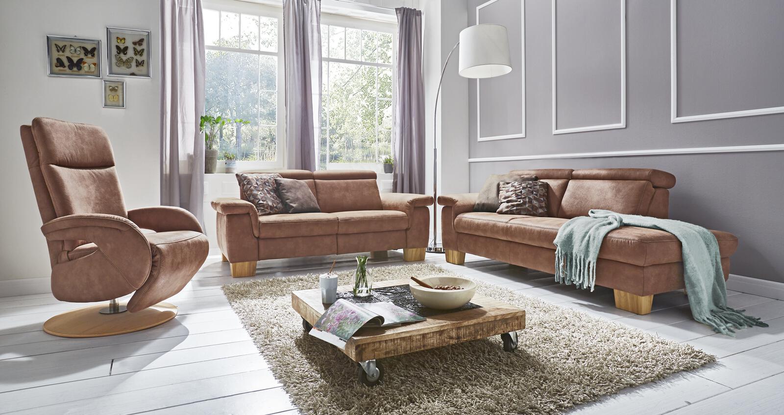 Relaxsessel mit Holzdrehteller