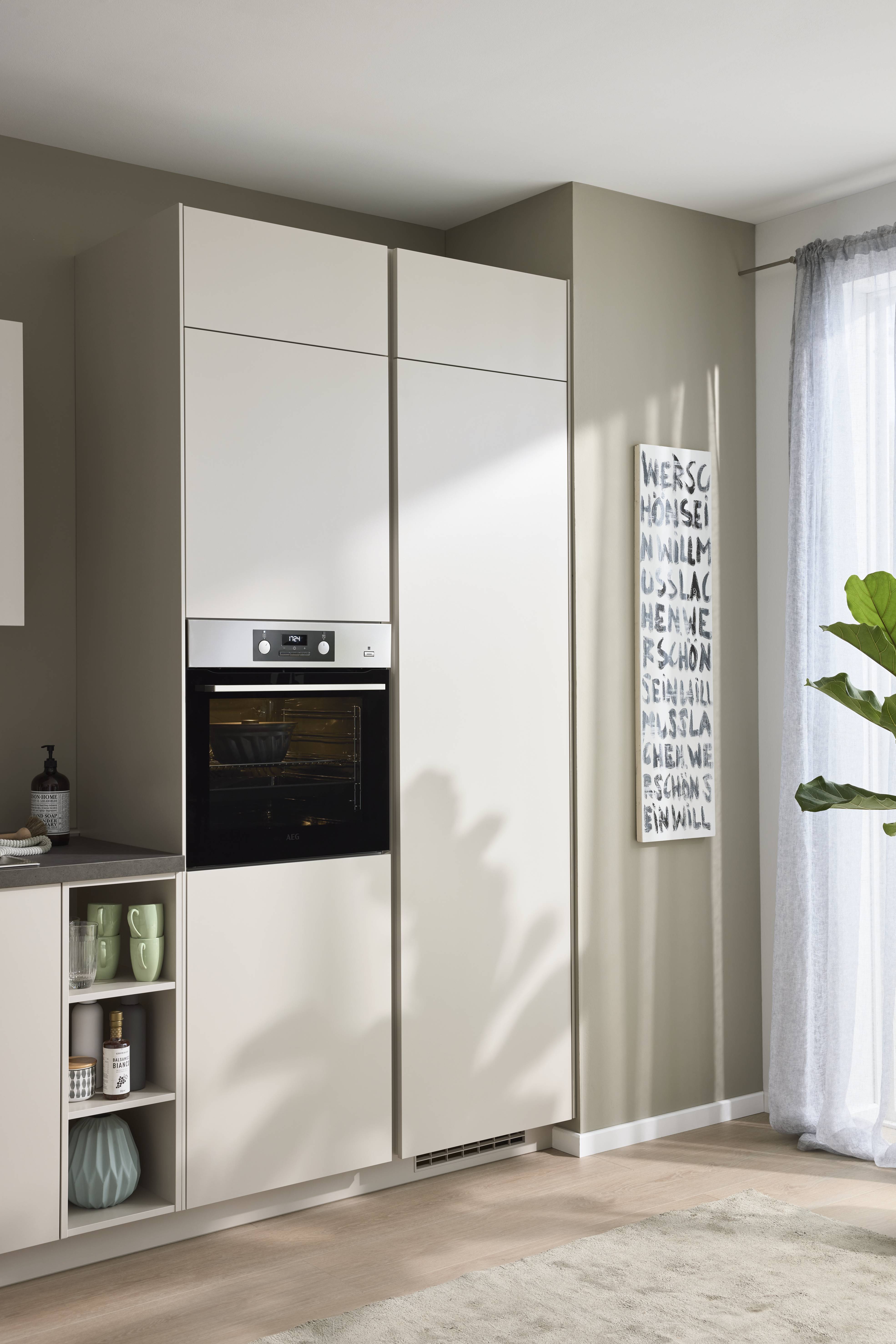 Culineo® Einbauküche C615 mit AEG Einbaugeräten