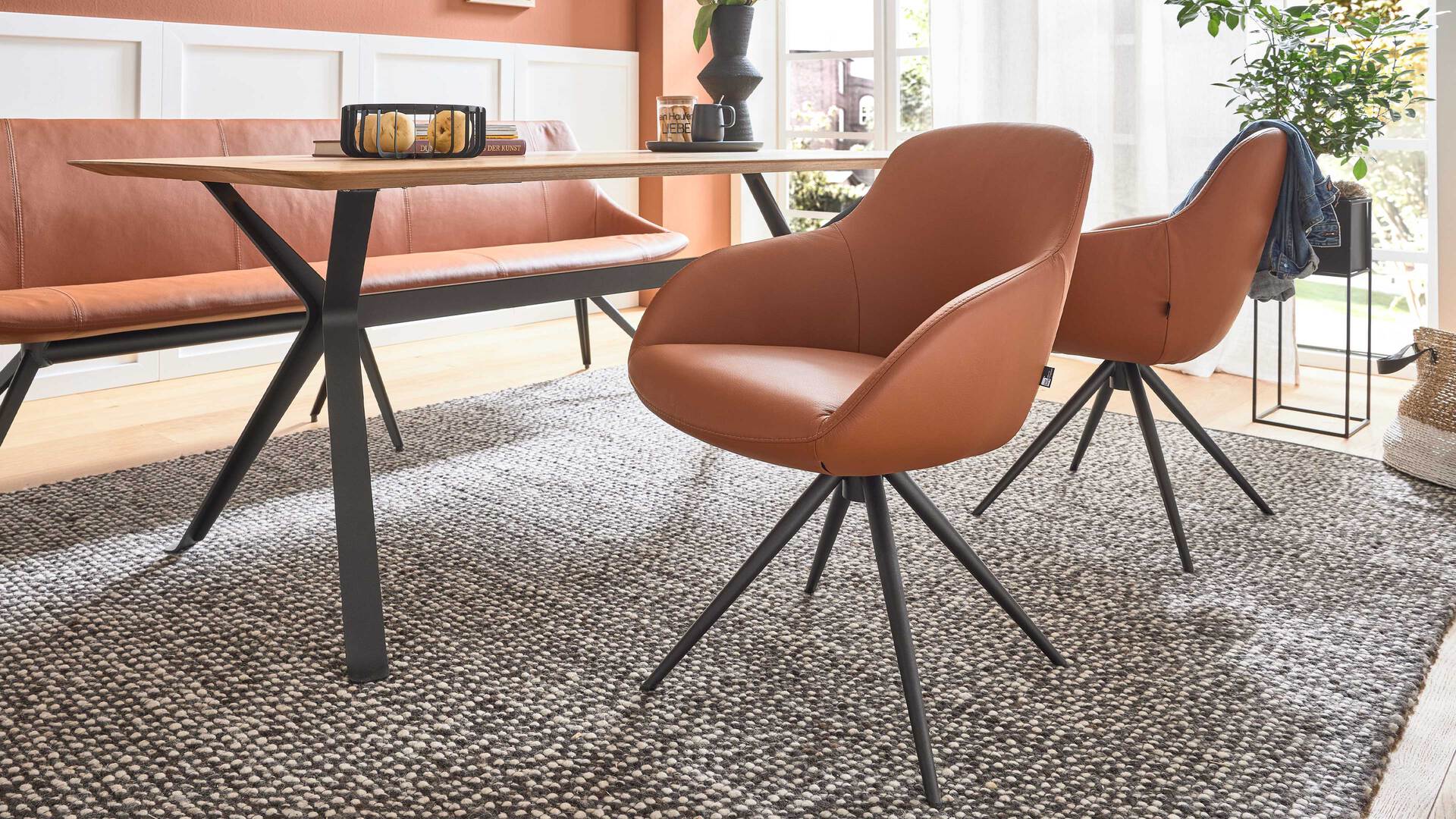 Interliving Esszimmer Serie 5115 - Armlehnstuhl mit Stativgestell