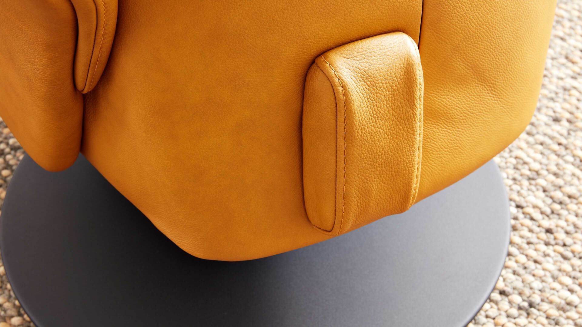 Interliving Sessel Serie 4550 – Akku-Überzug