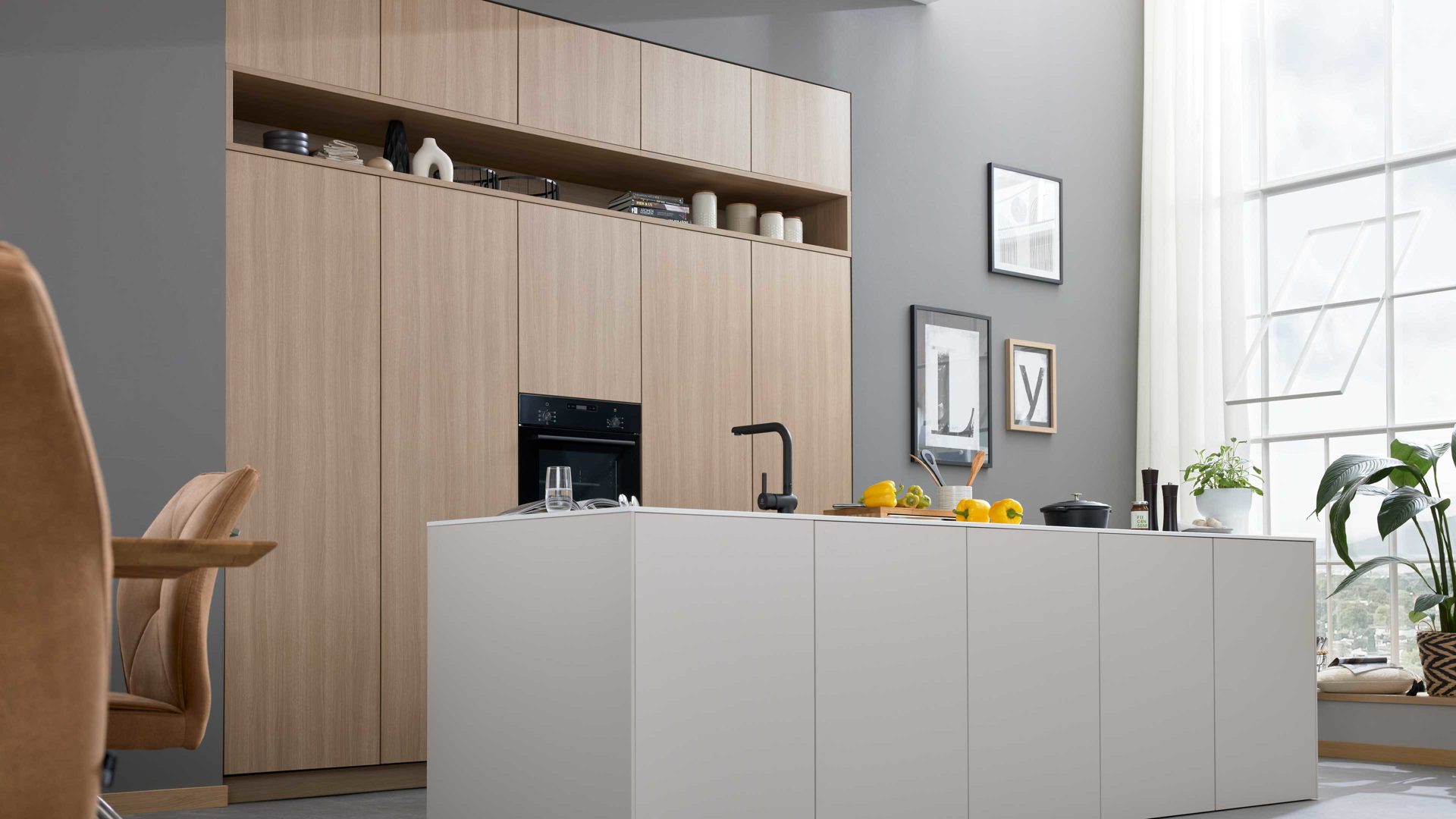 Interliving Küche Serie 3085 mit SIEMENS Einbauger