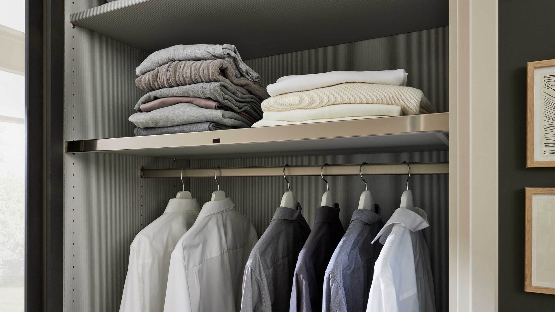 Interliving Kleiderschrank Serie 1205 – Schwebetürenschrank