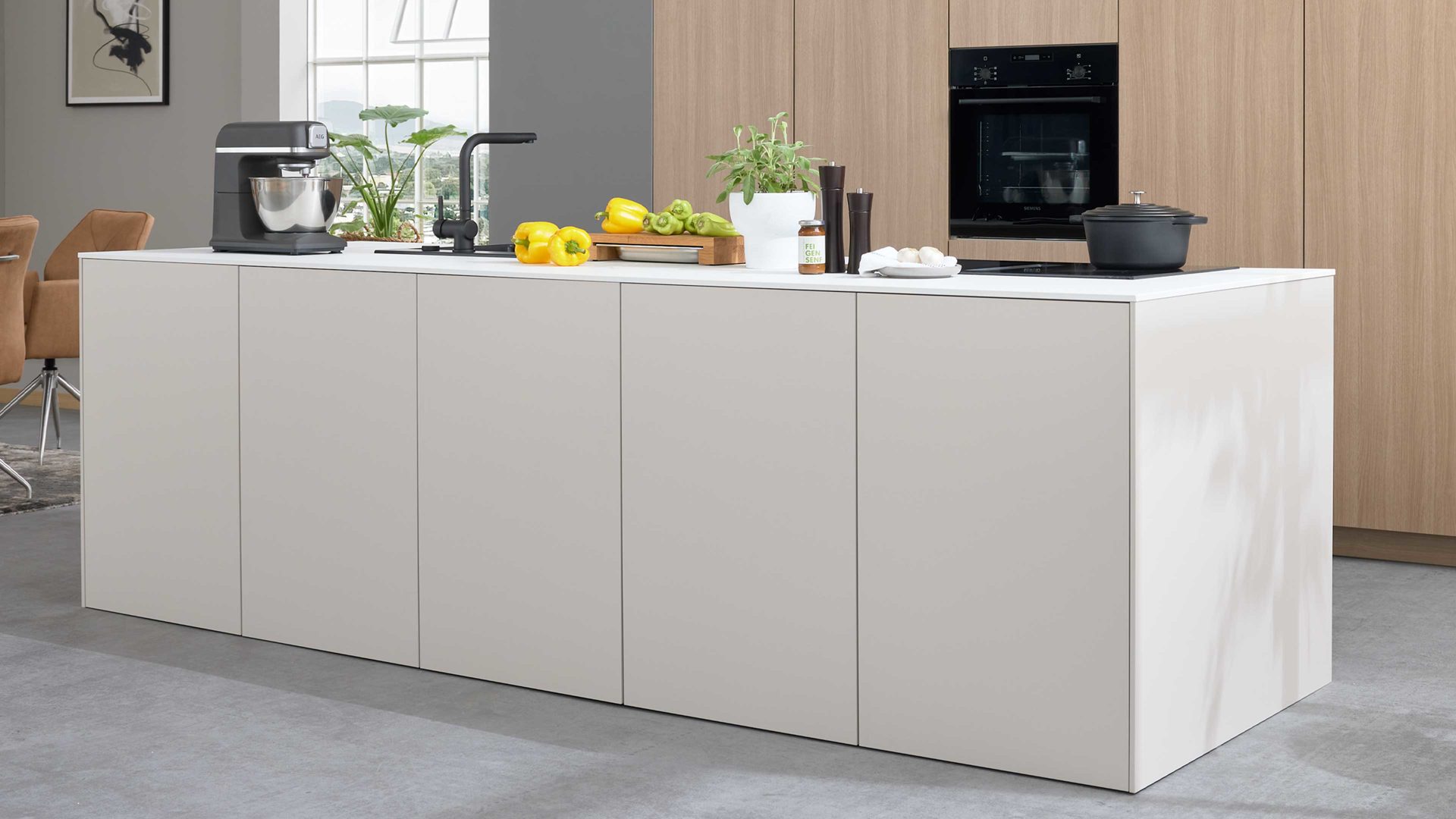 Interliving Küche Serie 3085 mit SIEMENS Einbauger