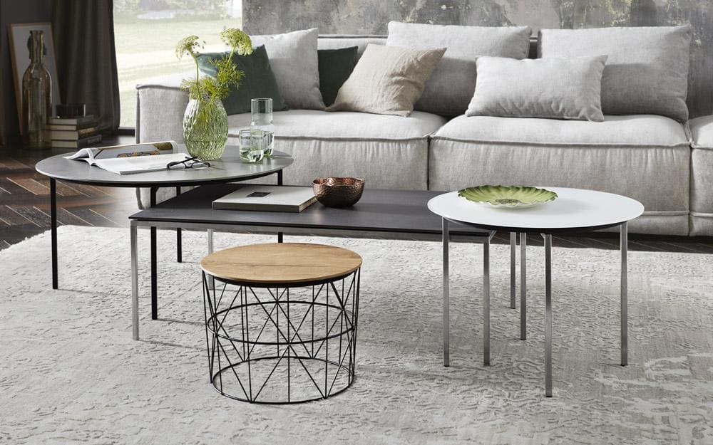 moderner Couchtisch in Grau