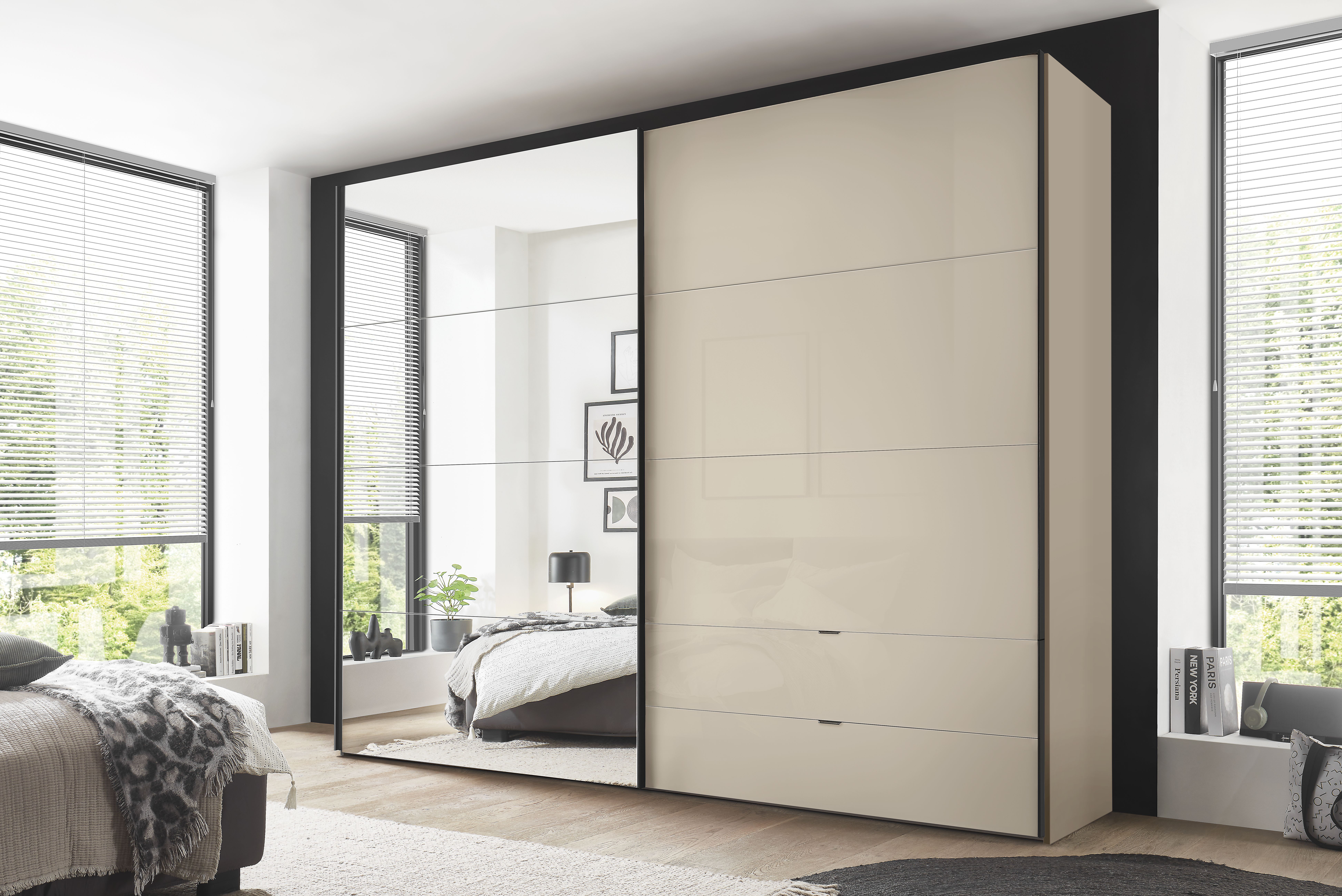 Schwebetürenschrank