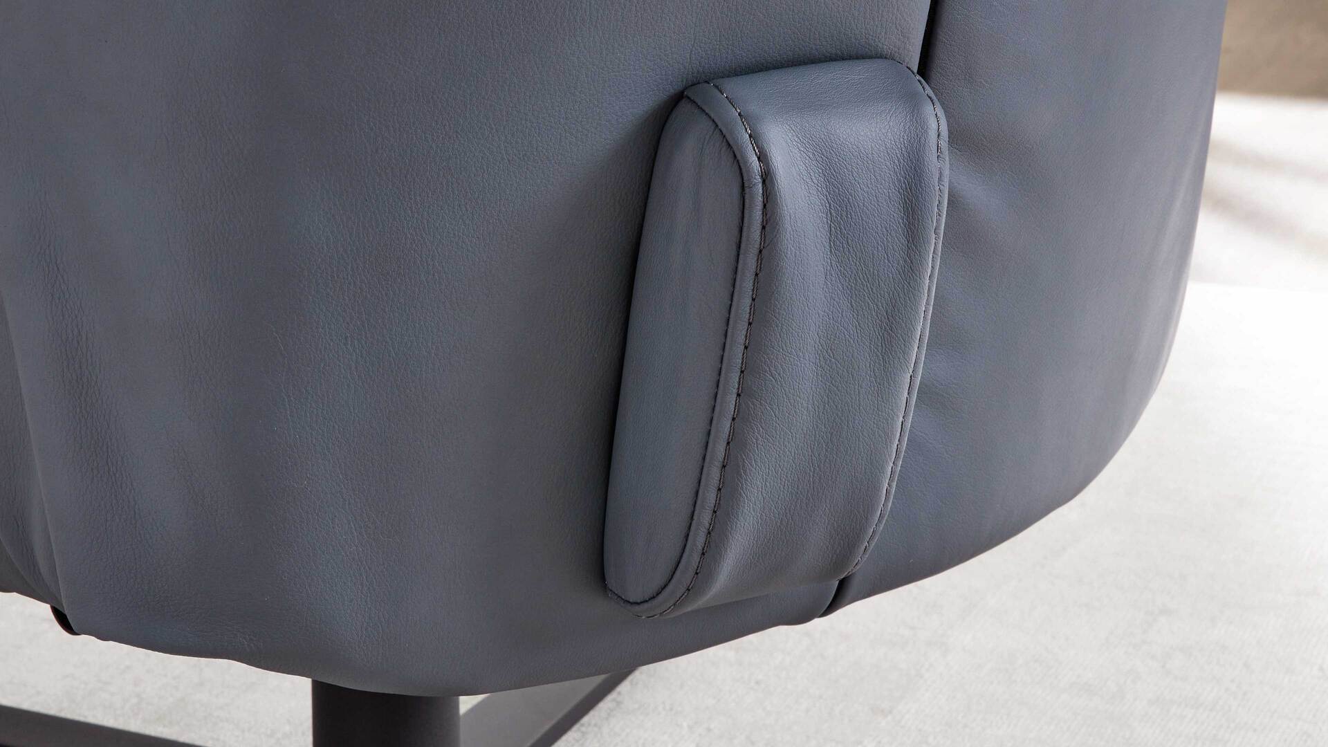 Interliving Sessel Serie 4561 – Akku-Überzug